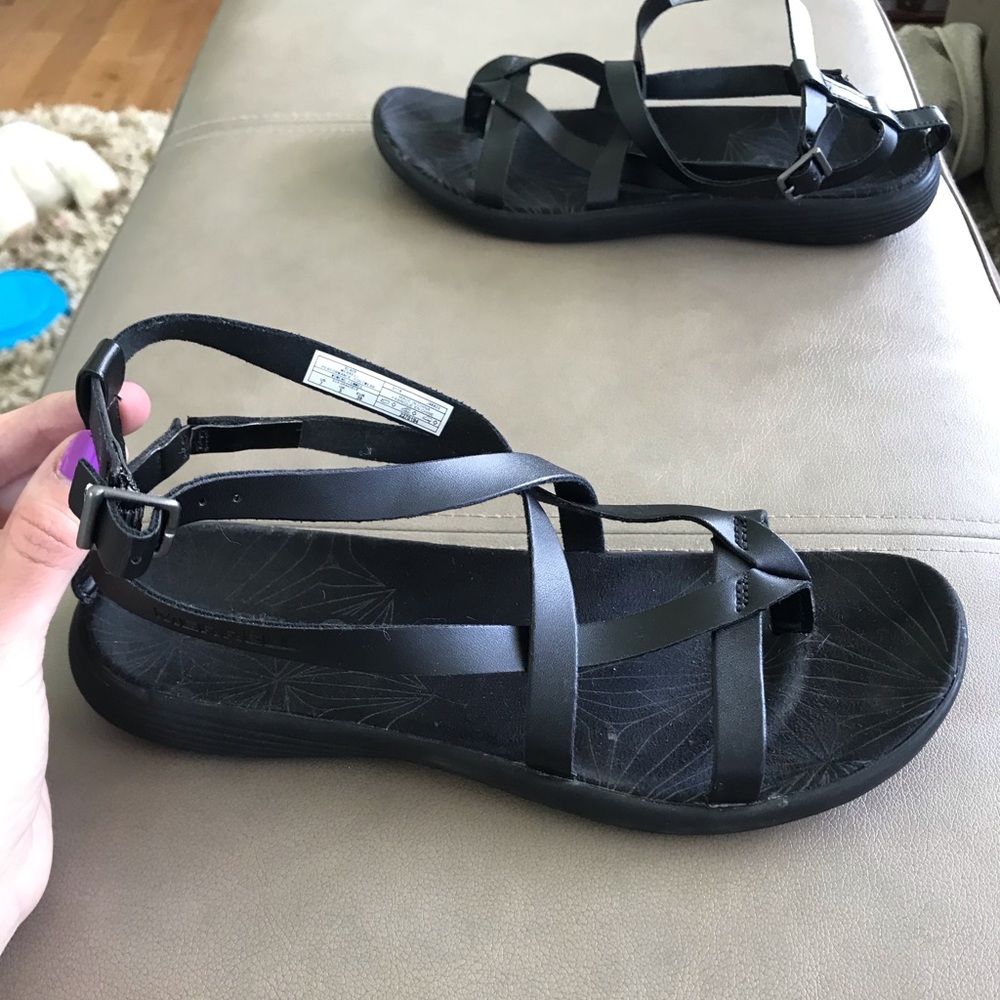 Merrell size 7 strappy sandals